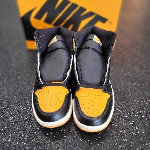 Nike Air Jordan 1 Retro High OG Taxi Yellow Toe 555088-711 MEN SZ 9 - Picture 2 of 7